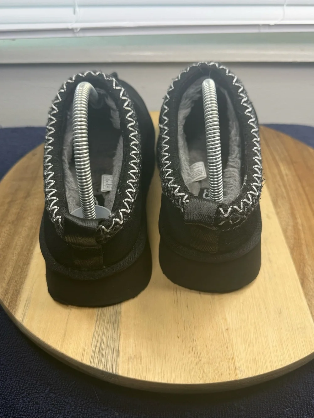 UGG Tasmen Slipper (Men’s 8)